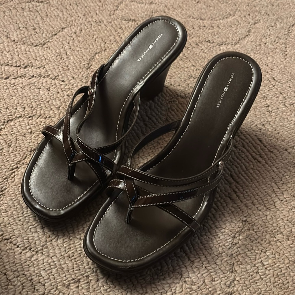 Tommy Hilfiger size 11 sandals